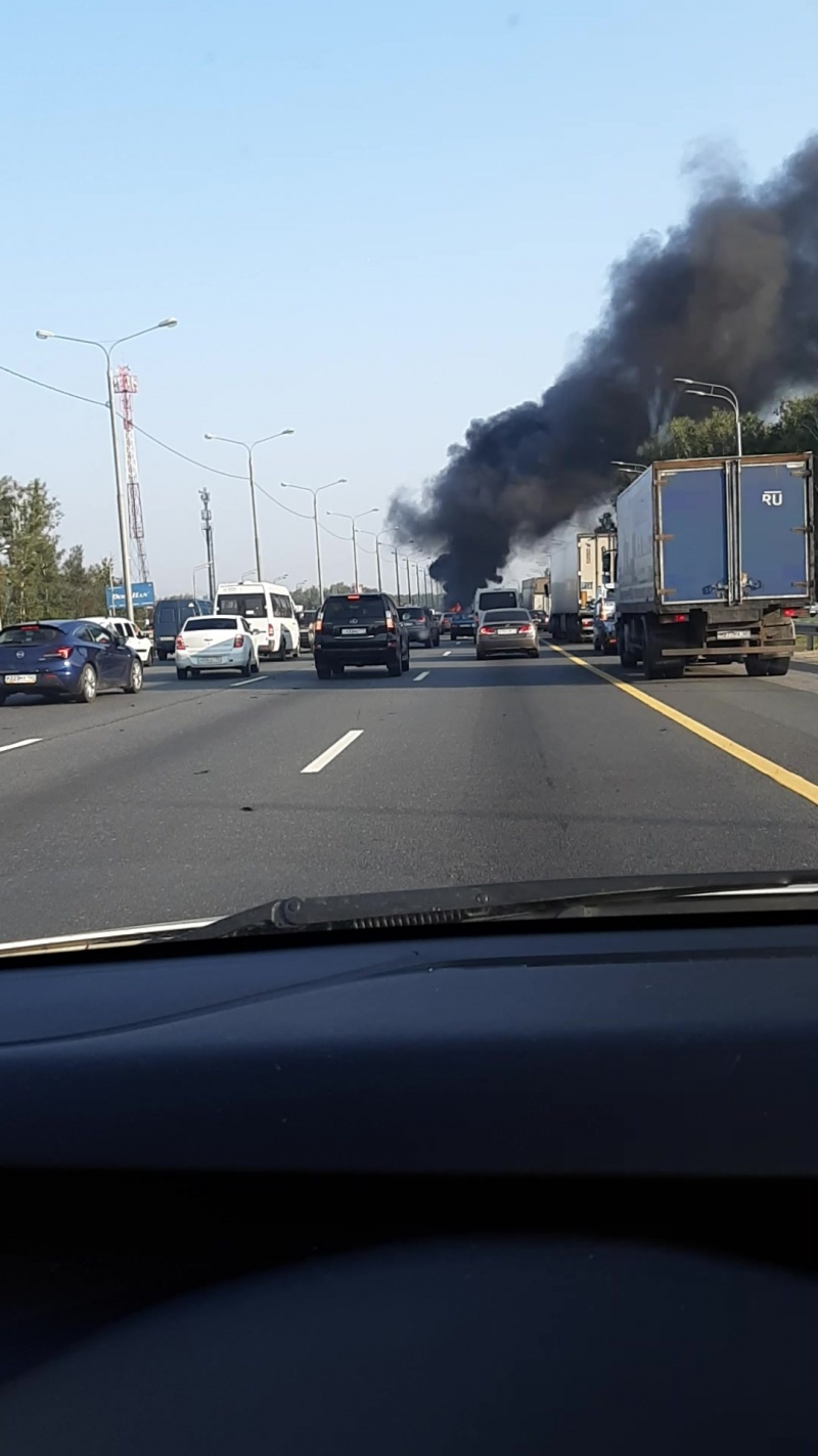 Сгорел автобус 365 по движению в сторону Москвы в районе Подольска, перед съездом на Климовск.