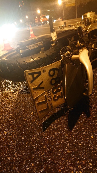На Кутузовском проспекте 72 ночью погиб мотоциклист.