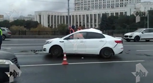 Два автомобиля столкнулись в Москве на Новоарбатском мосту. Об этом передает пресс-служба управления...
