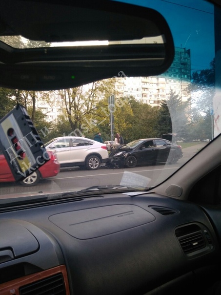 На улице Мусы Джалиля 31, Ford фокус очень недоволен встречей с BMW