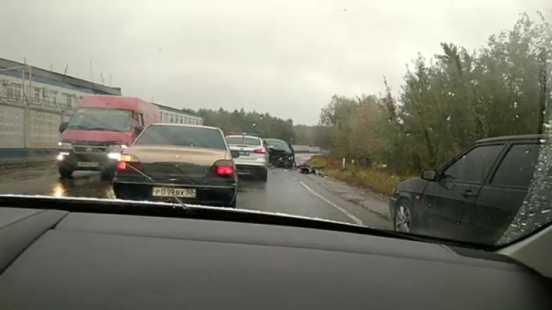 Видео с места серьезного ДТП возле Дружбинского переезда.
