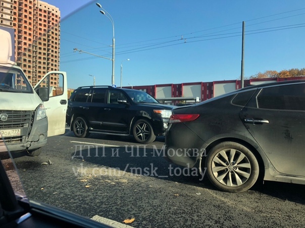 Черный паровоз на улице Милашенкова, Москва. Актуально на 10:10