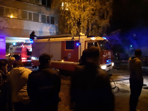 В 5 утра в северном Бутово на Старобитцевской д.15 сгорели 2 автомобиля