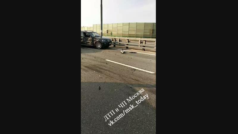 На Минском шоссе произошло крупное ДТП, по словам очевидцев, автомобиль audi врезался с стоячий в пр...