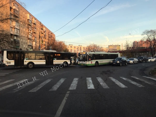 Люберцы, Митрофанова с Инициативной. 2 автобуса перекрыли всё