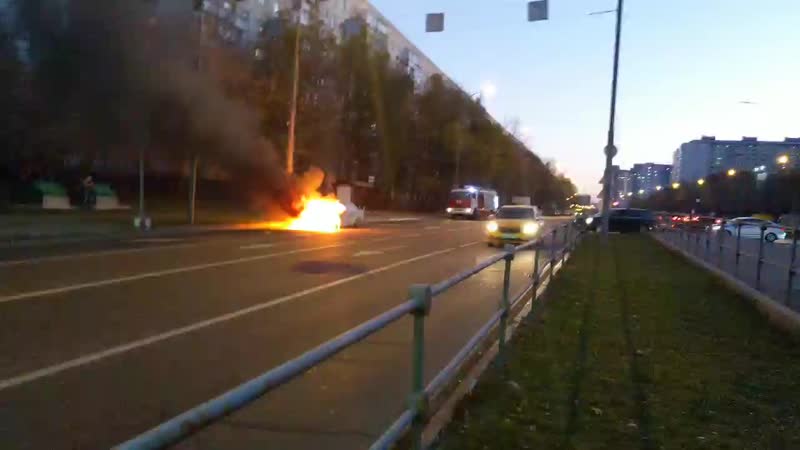 В Чертаново сгорела машина.
