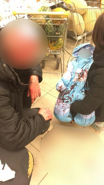 Жестокое избиение мужчины, выгуливавшего новорожденного сына, произошло на севере Москвы. Отец возвр...