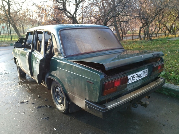 Сегодня ночью в Чертаново у дома 5/1 на Дорожной улице cгорел автомобиль.