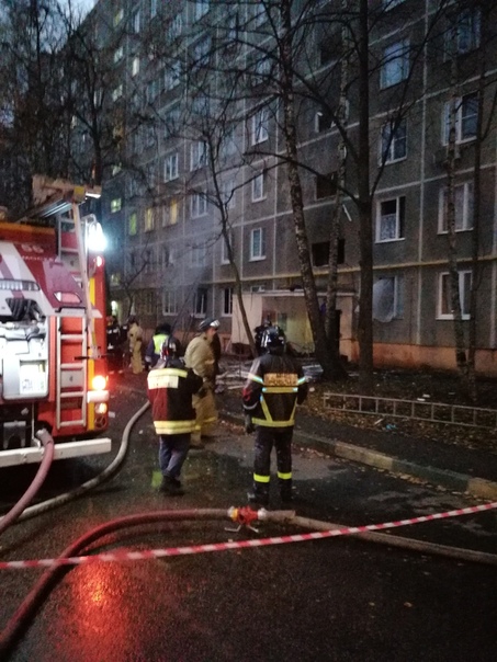 На юго-западе Москвы ранним утром произошел пожар в девятиэтажном доме на улице Островитянова. Возго...