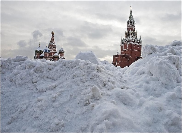 Москвичам пообещали низкие температуры и небольшой снег