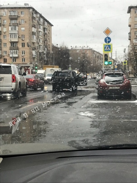 Сгорела машина на углу Ленинского и Панферова