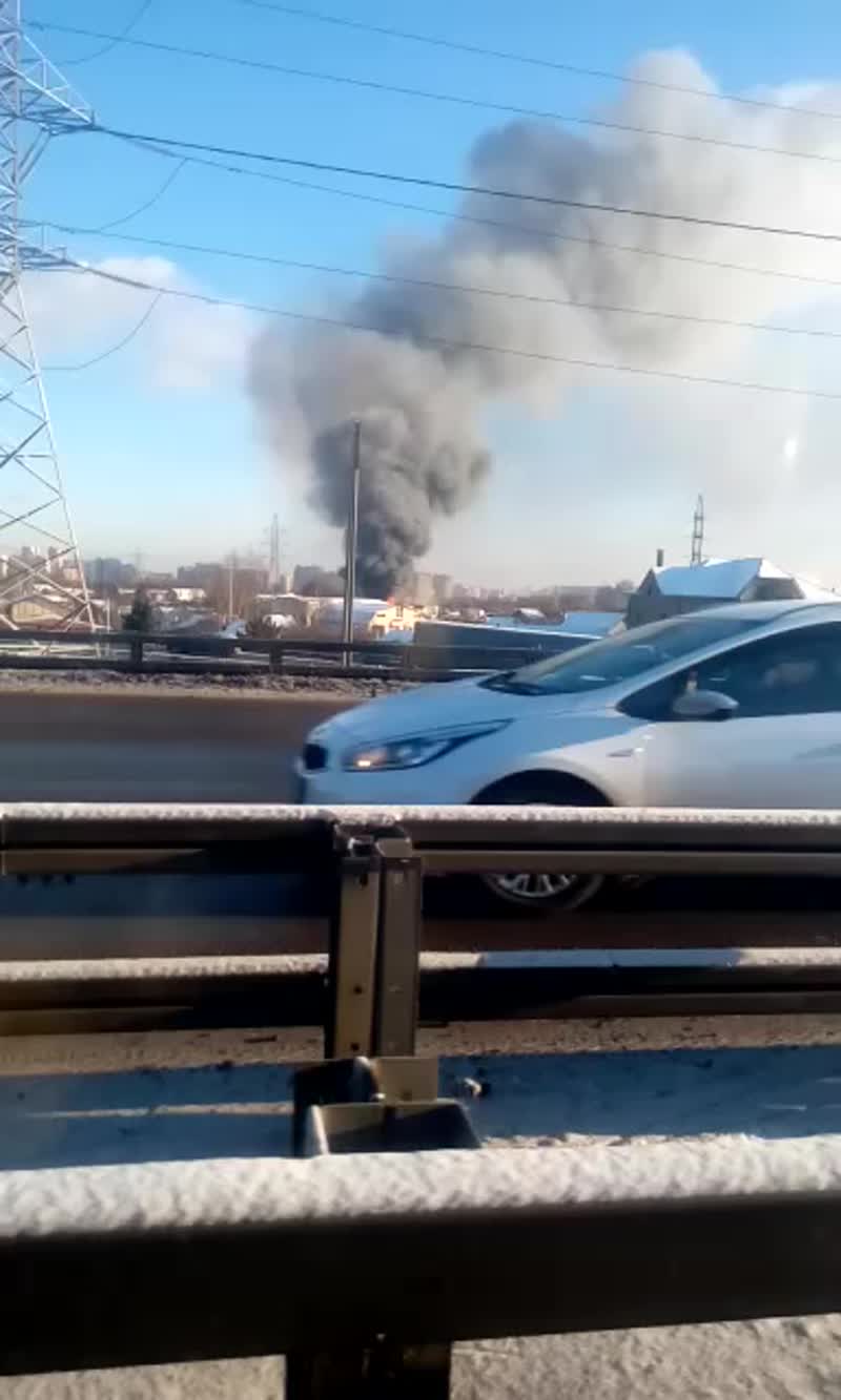 Горит Челобитьево, дым везде.