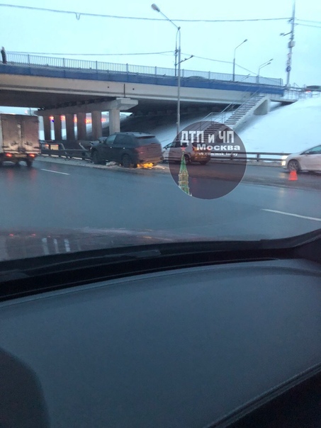 Обе аварии на внешней стороне МКАД. 1-ое ДТП незначительное, между Новой Ригой и Рублевским шоссе, н...