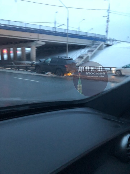 Обе аварии на внешней стороне МКАД. 1-ое ДТП незначительное, между Новой Ригой и Рублевским шоссе, н...