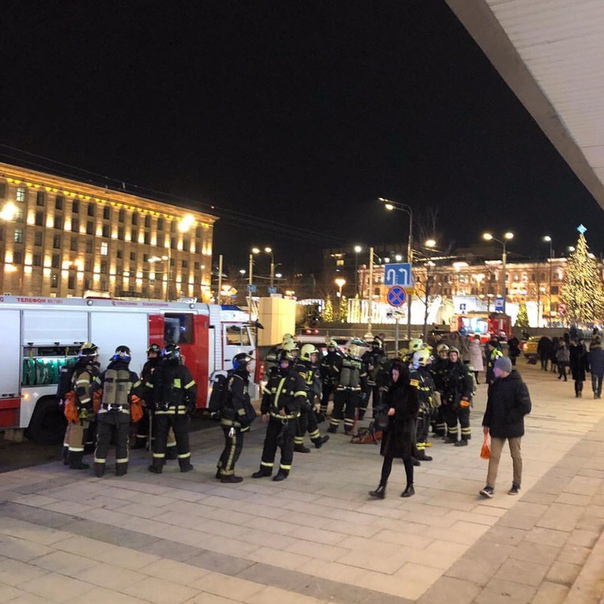 В Московском Театре Сатиры во время пожара не выпускали людей, чтобы не возвращать им деньги.