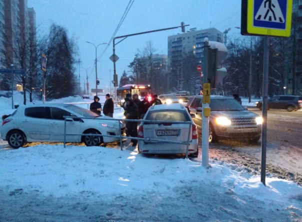 Авария на Московском проспекте в Зеленограде произошла утром в понедельник, 14 января...