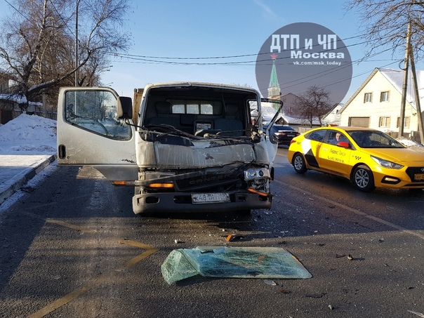 Последствия ДТП в Балашихе. Водитель из ближнего зарубежья въехал аккурат в ж грузовому ГАЗ, когда т...