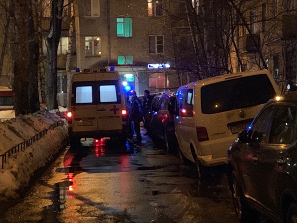 Москва, Кастанаевская улица, в подвале жилого дома где проживают дворники произошло возгорание.