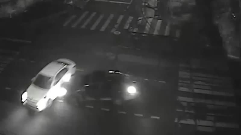 Этой ночью на пересечении 3-й Парковой и Верхней Первомайской улиц столкнулись два автомобиля