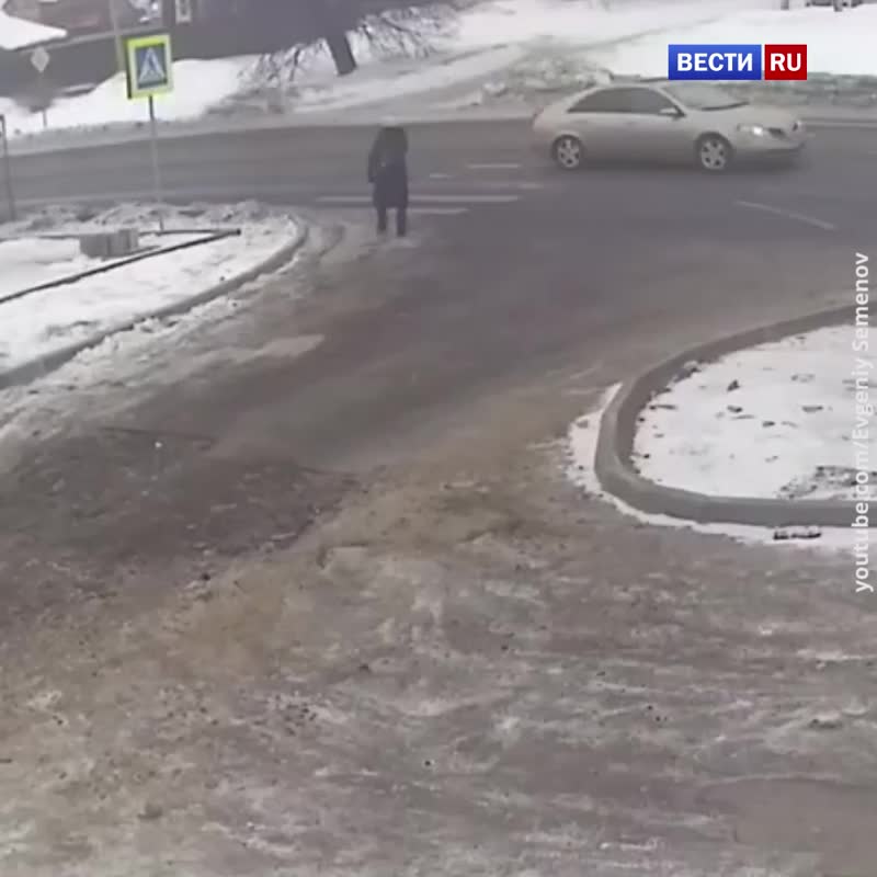 Протараненная легковушка снесла женщину-пешехода в Новой Москве