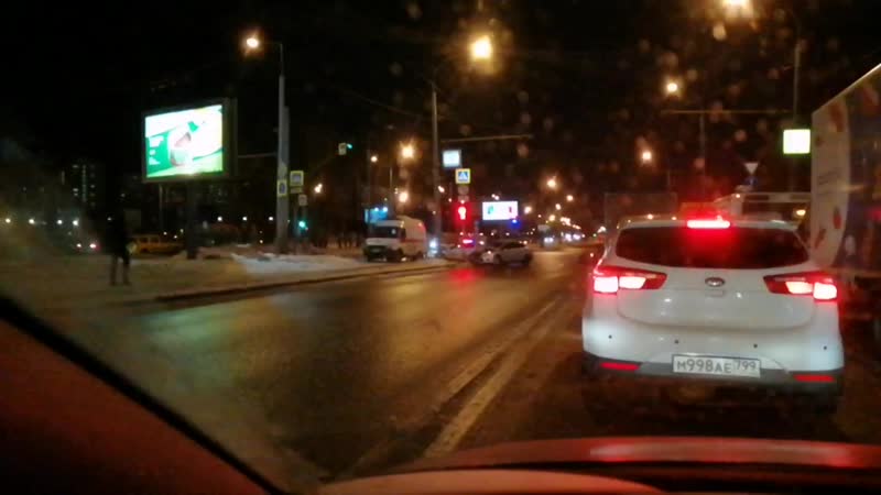 Пересечение Коровинского шоссе с Дмитровкой. Влетел в столб