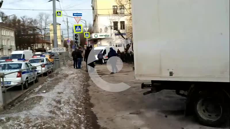 В Москве "газель" вылетела на тротуар и сбила прохожего