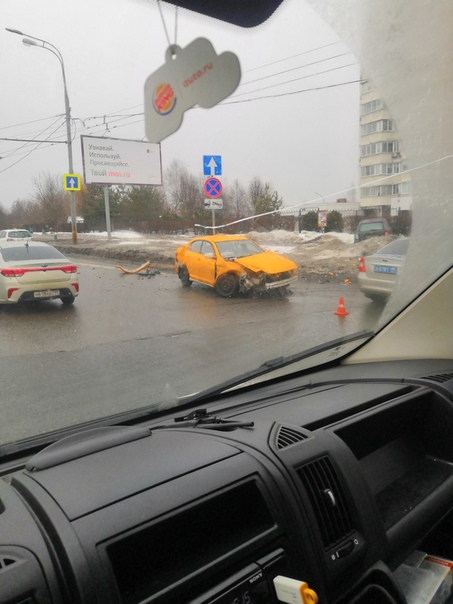 Пересечение улицы Айвазовского и Соловьиного проезда.