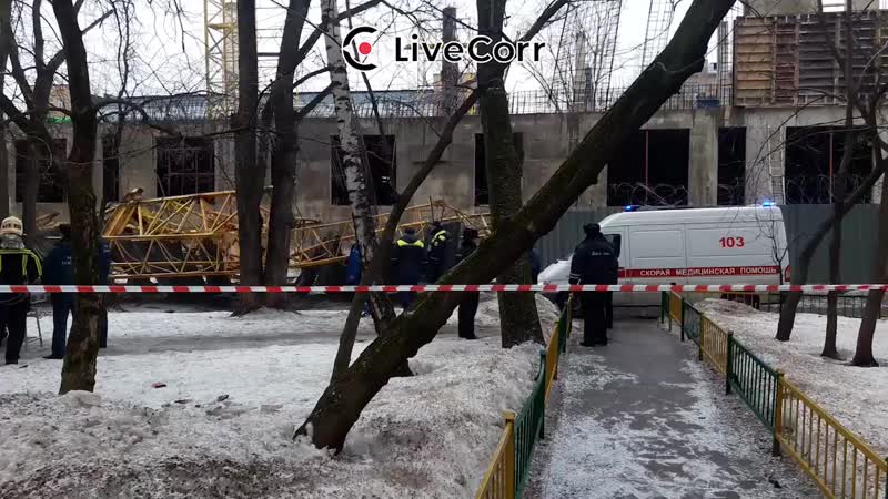 Башенный кран упал на стройке в Москве. Инцидент случился сегодня утром на строительной площадке по ...