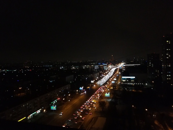 Ленинградское шоссе в сторону МКАД,авария в правом ряду.