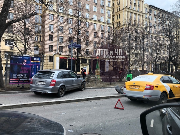 Авария на улице Люсиновская, д.62