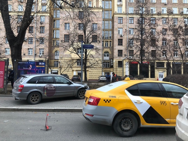 Авария на улице Люсиновская, д.62