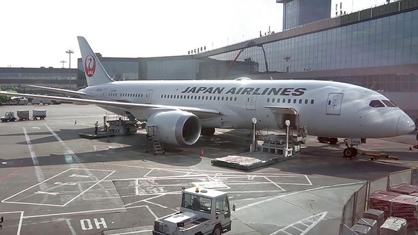 Вылет пассажирского самолета из аэропорта Домодедово в Токио задержали из-за сообщения о минировании...