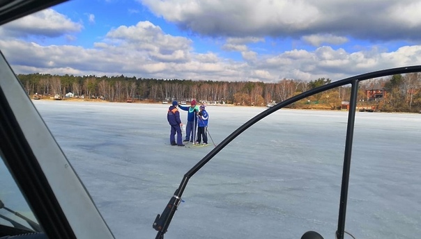 На Клязьминском водохранилище спасли тонущего лыжника, который звал на помощь, пострадавшего передал...