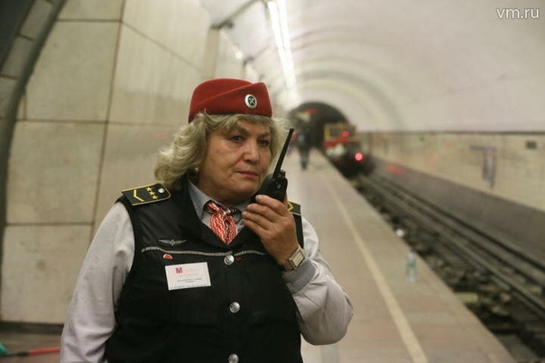 Очередное ЧП, повлекшее задержку в движении поездов, произошло в московском метро.