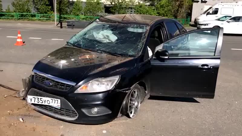 В Москве произошло ДТП с нетрезвым водителем иномарки возле АЗС на Волгоградском проспекте.