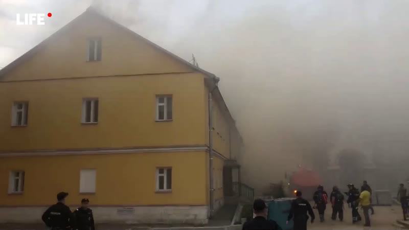 Богородице-Рождественский женский монастырь на Цветном бульваре охватил сильный пожар