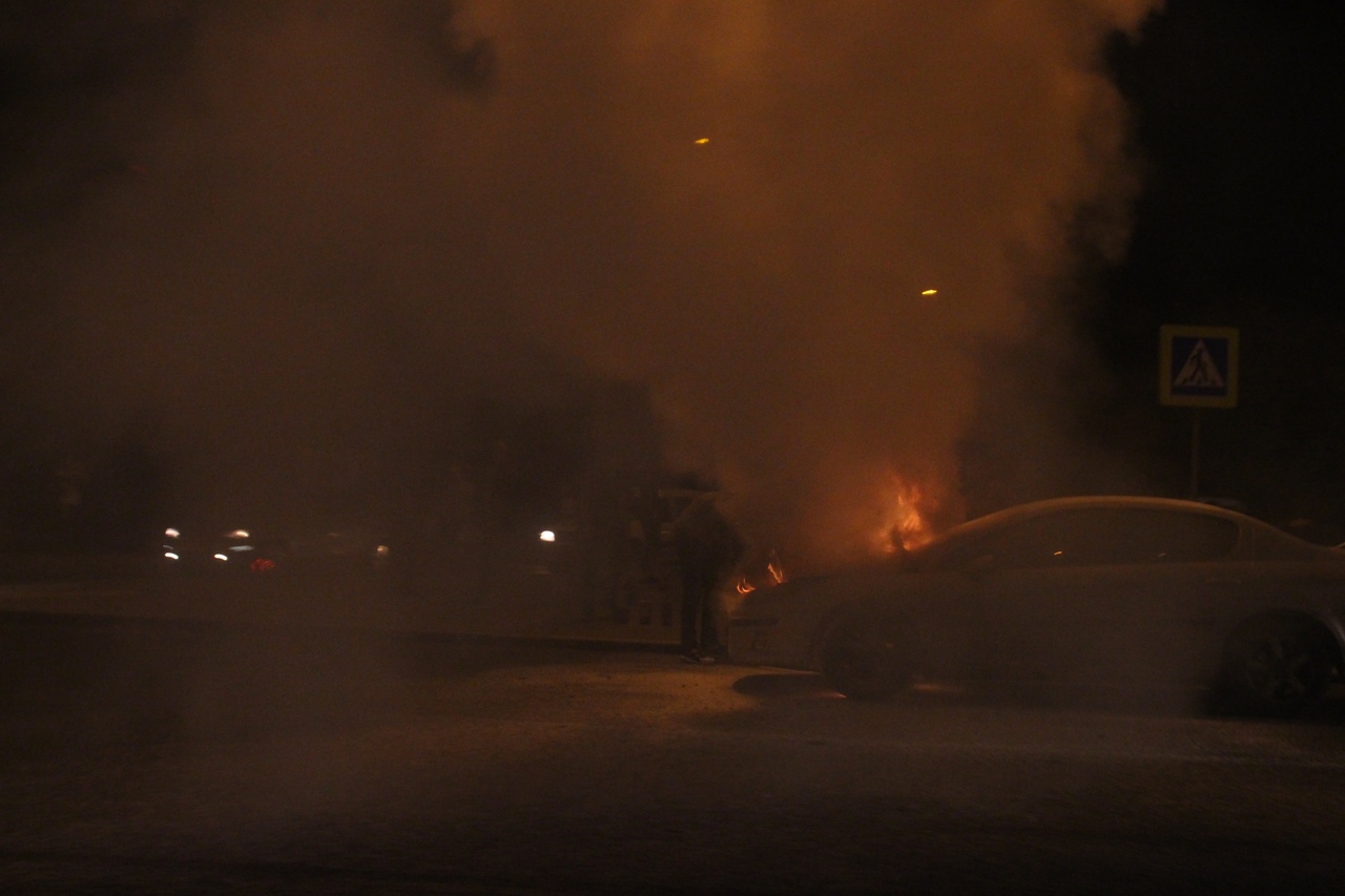 В ночь с 8 на 9 сентября горела машина на Кутузовском проспекте.