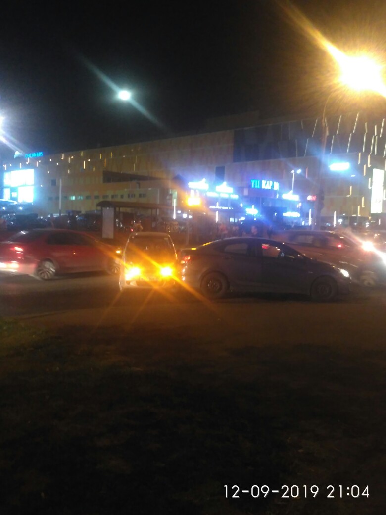 Hyundai и Матиз сыграли в тетрис на Кировоградской перед поворотом на Красного маяка