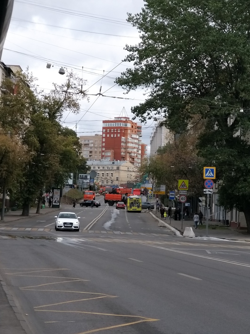 Авария из 6 грузовиков на Шмитовском проезде 
Движение перекрыто
Есть пострадавшие 
15 сентября 12:3...