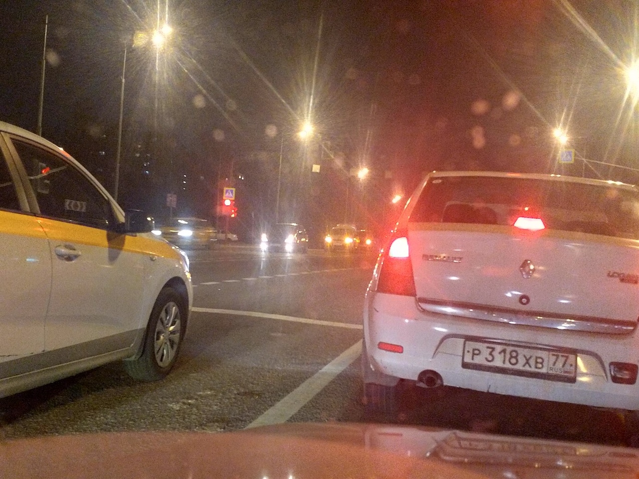 Подольские курсанты в область:
1- у Биллы таксист собрал трио.
2- после перекрестка с Варшавкой авто...
