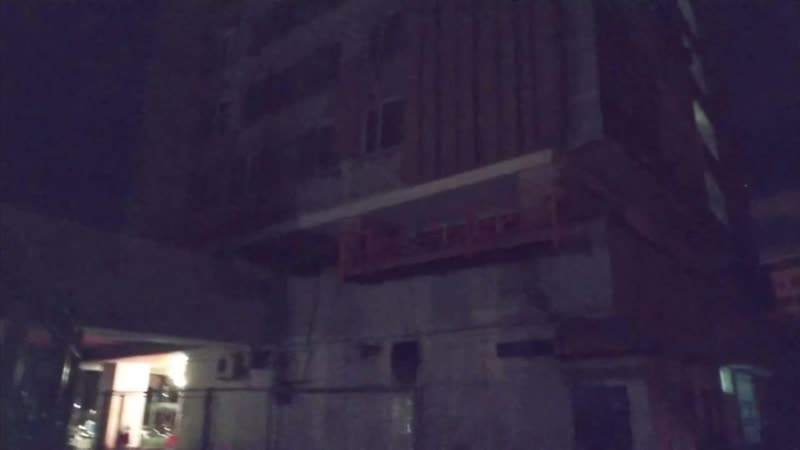 В Зеленограде очевидец снял на видео летающую строительную люльку.