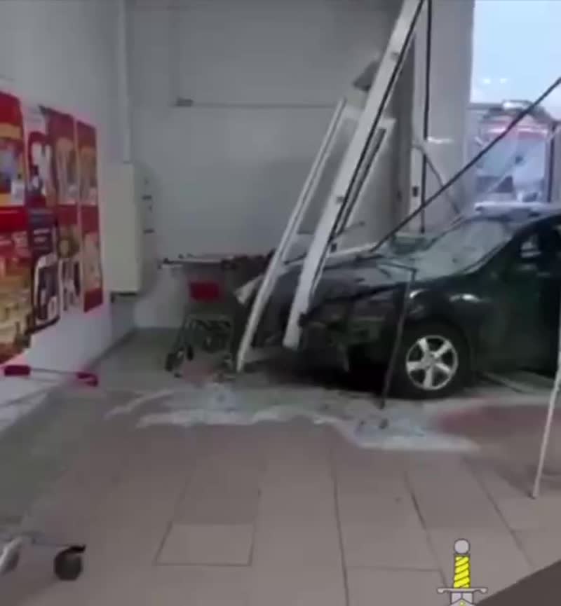 В Солнечногорске пьяный водитель решил сходить за покупками в магазин прямо на машине