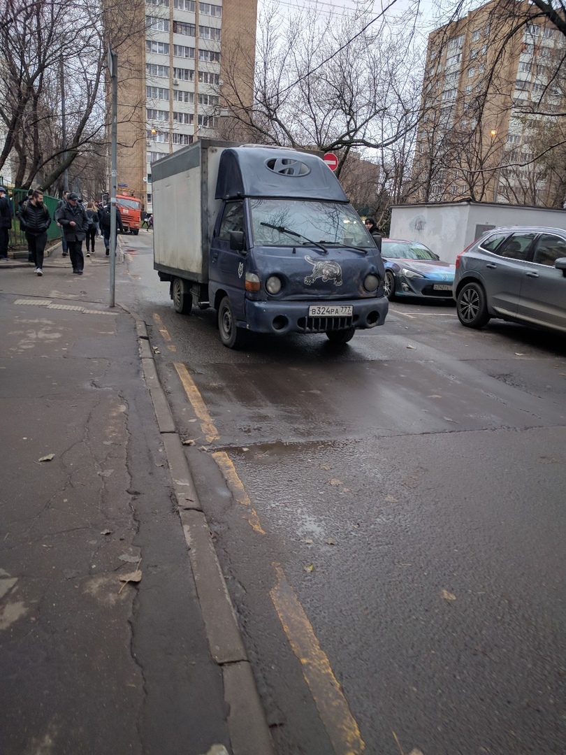 Небольшой тупичок на Ладожской улице рядом с МОГТОРЭР 1