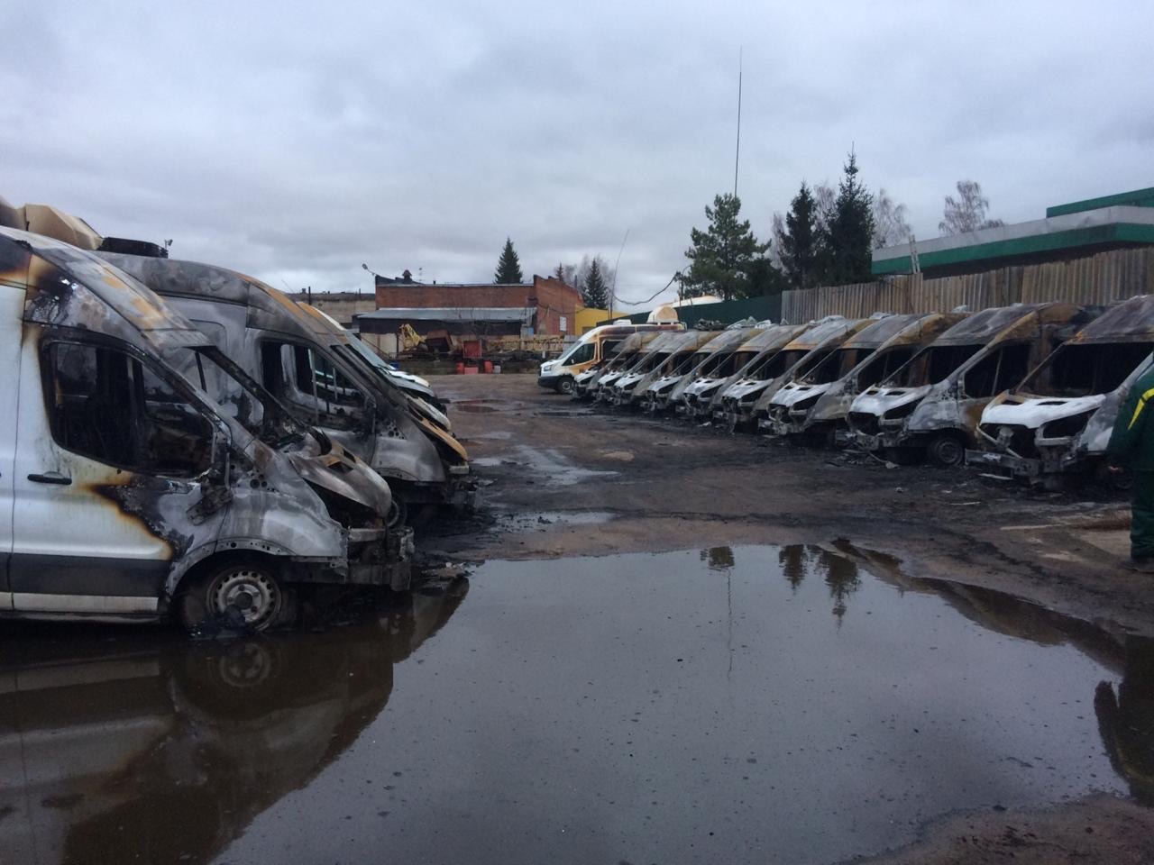 Прошлой ночью сгорело около 15 автомобильных комплексов фото-видеофиксации. 

Поздней ночью поступил...