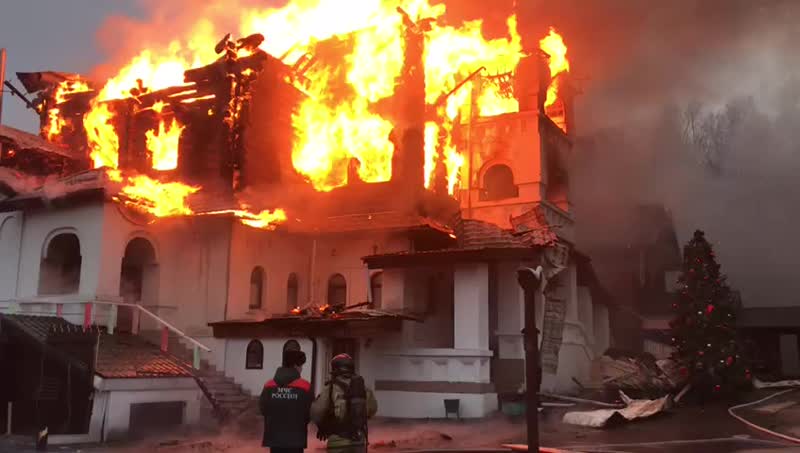 В Одинцовском районе горит гостиница «Усадьба Ромашково». Возможно, есть жертвы.

Огнём охвачены все...