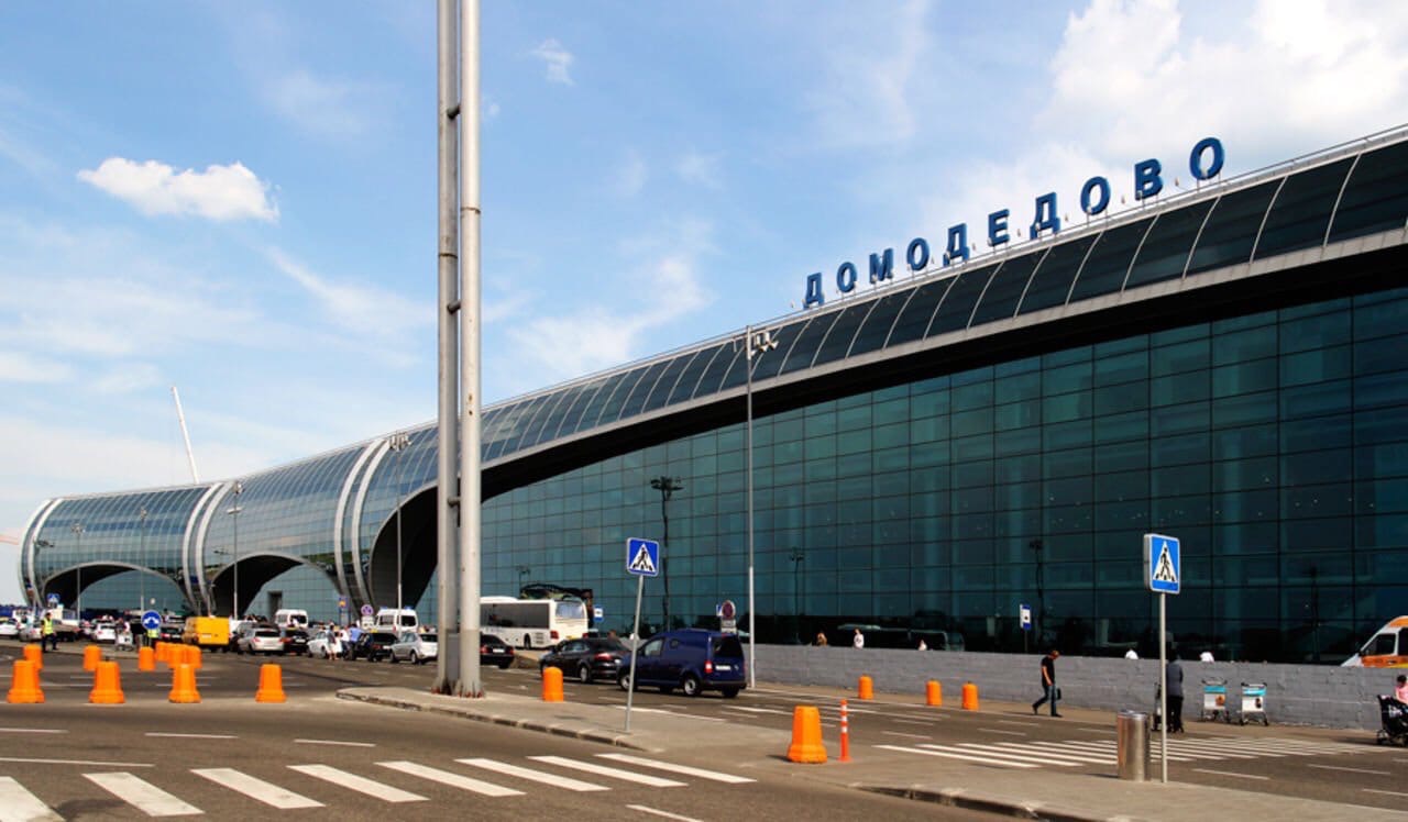 В Домодедово задержали рейс «Москва -Краснодар» авиакомпании "S7” из-за неадекватного пассажира.  Му...