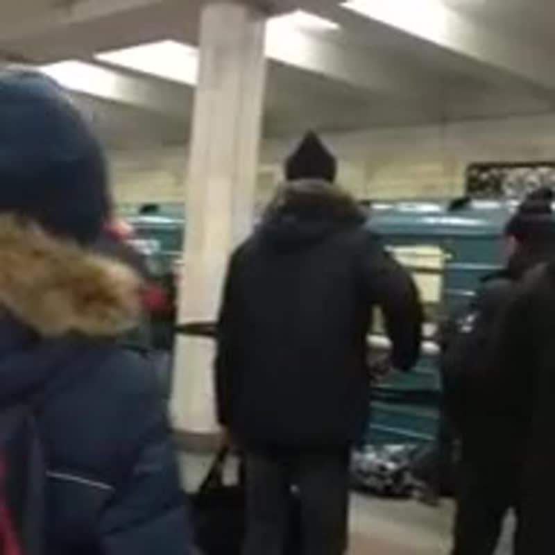 Сегодня на Замоскворецкой линии метро был коллапс. Как уточняют в УВД на подземке, около 7:40 на «Ко...