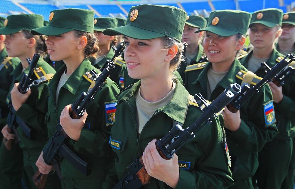 Перлы Милонова.

Виталий Милонов предлагает забирать в армию девушек, которые не родили до 23 лет.