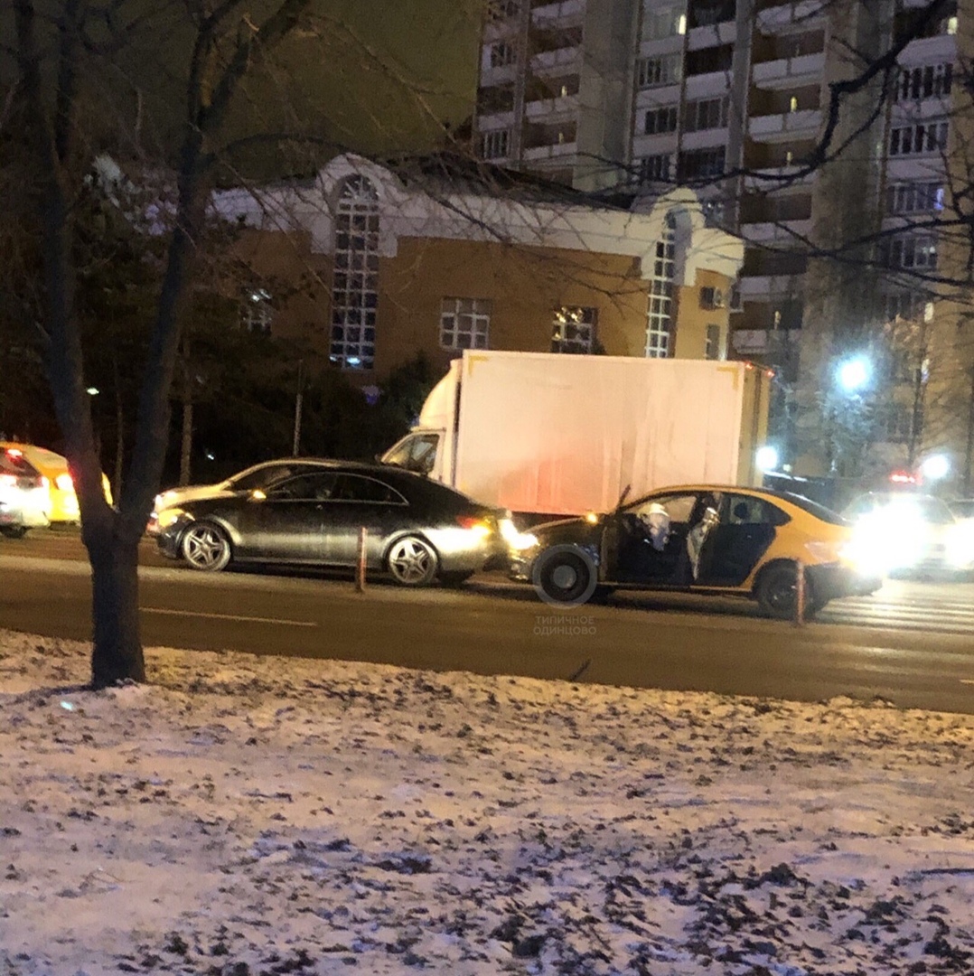 Вчера очередной каршеринговод сбежал с места ДТП в Одинцово.

На повороте с Можайского шоссе на улиц...