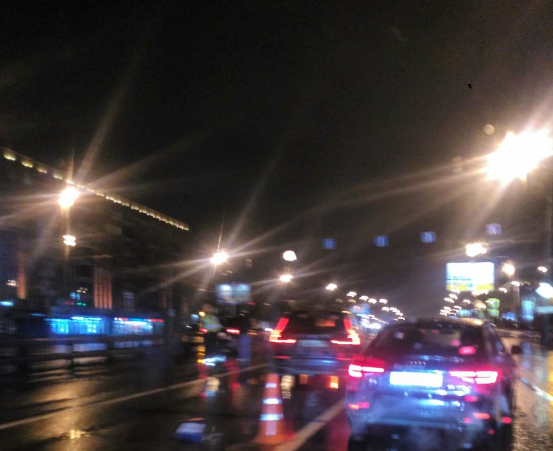 Варшавское шоссе в область у Чонгарского бульвара. Кажись, 3 авто, заняли левый и средний ряд. Для п...